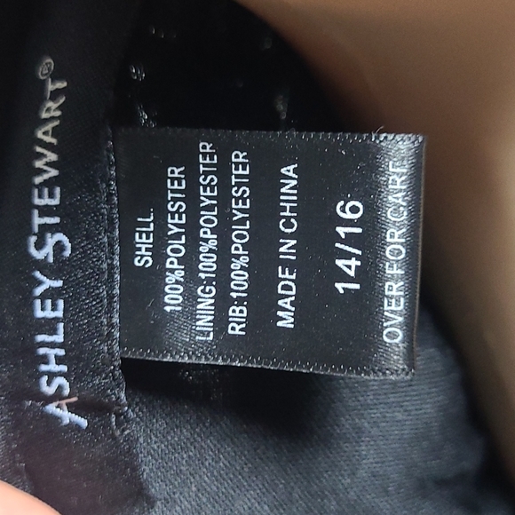 Ladies Jacket - Picture 2 of 4